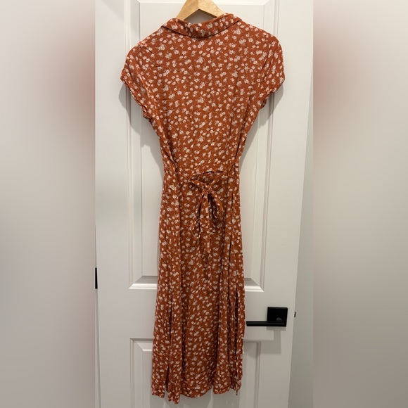 A&F orange with white flowers long buttoned dress with tie in back. Size xs - Picture 2 of 2